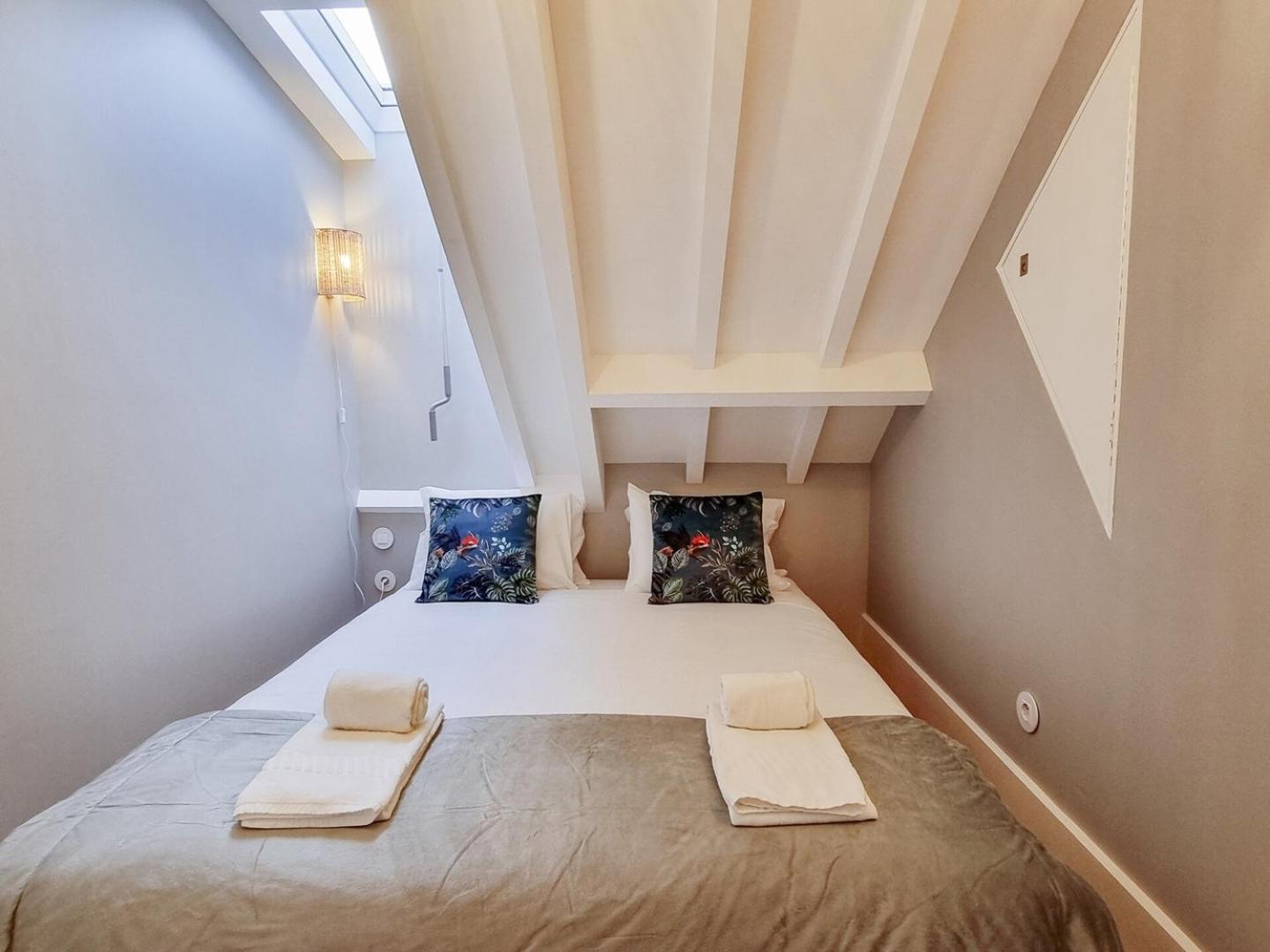 Appartement Charming Loft With Mezzanine In The Center *