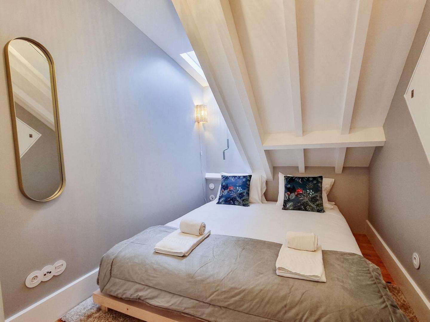 Charming Loft With Mezzanine In The Center Oporto