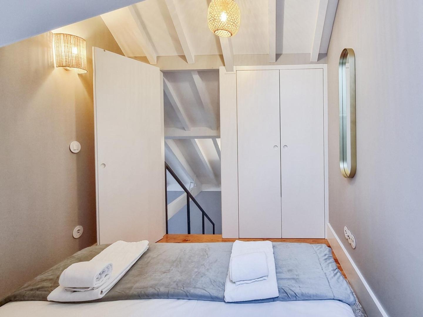 Charming Loft With Mezzanine In The Center * Oporto
